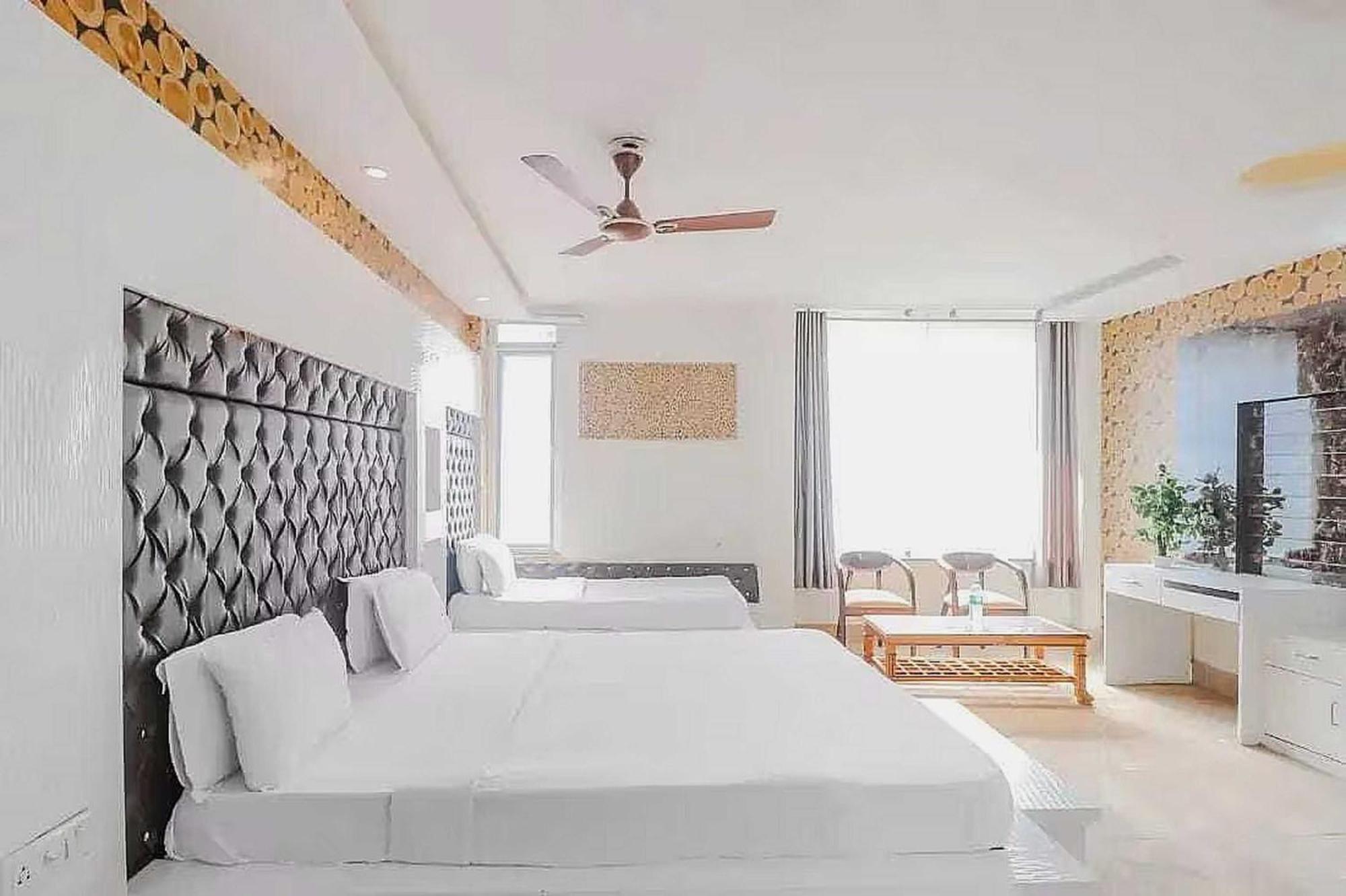 Super Hotel O Vivaan Residency Rohtak Extérieur photo