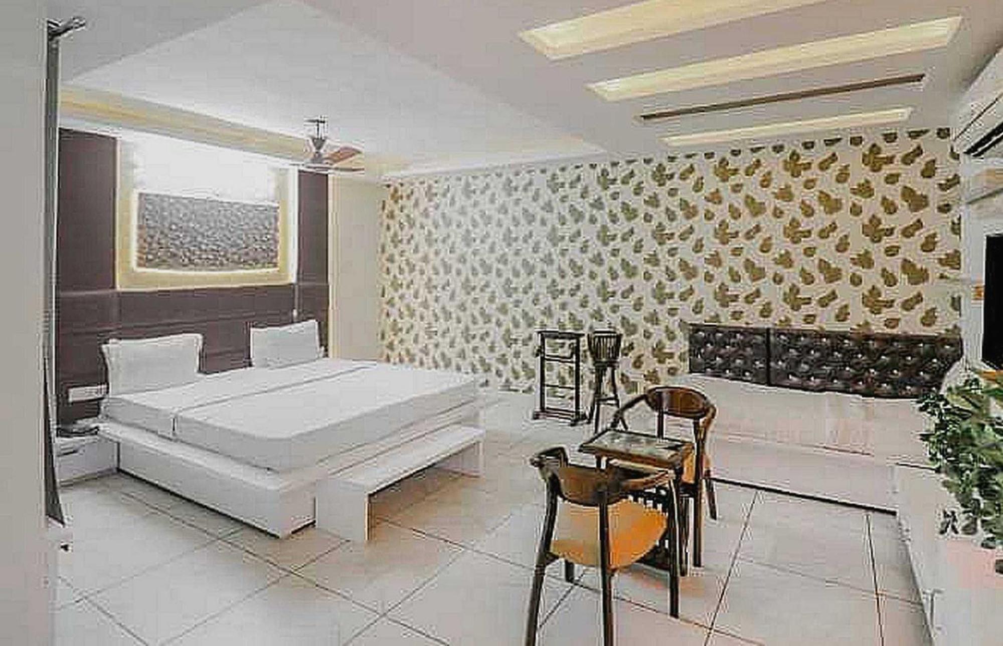 Super Hotel O Vivaan Residency Rohtak Extérieur photo