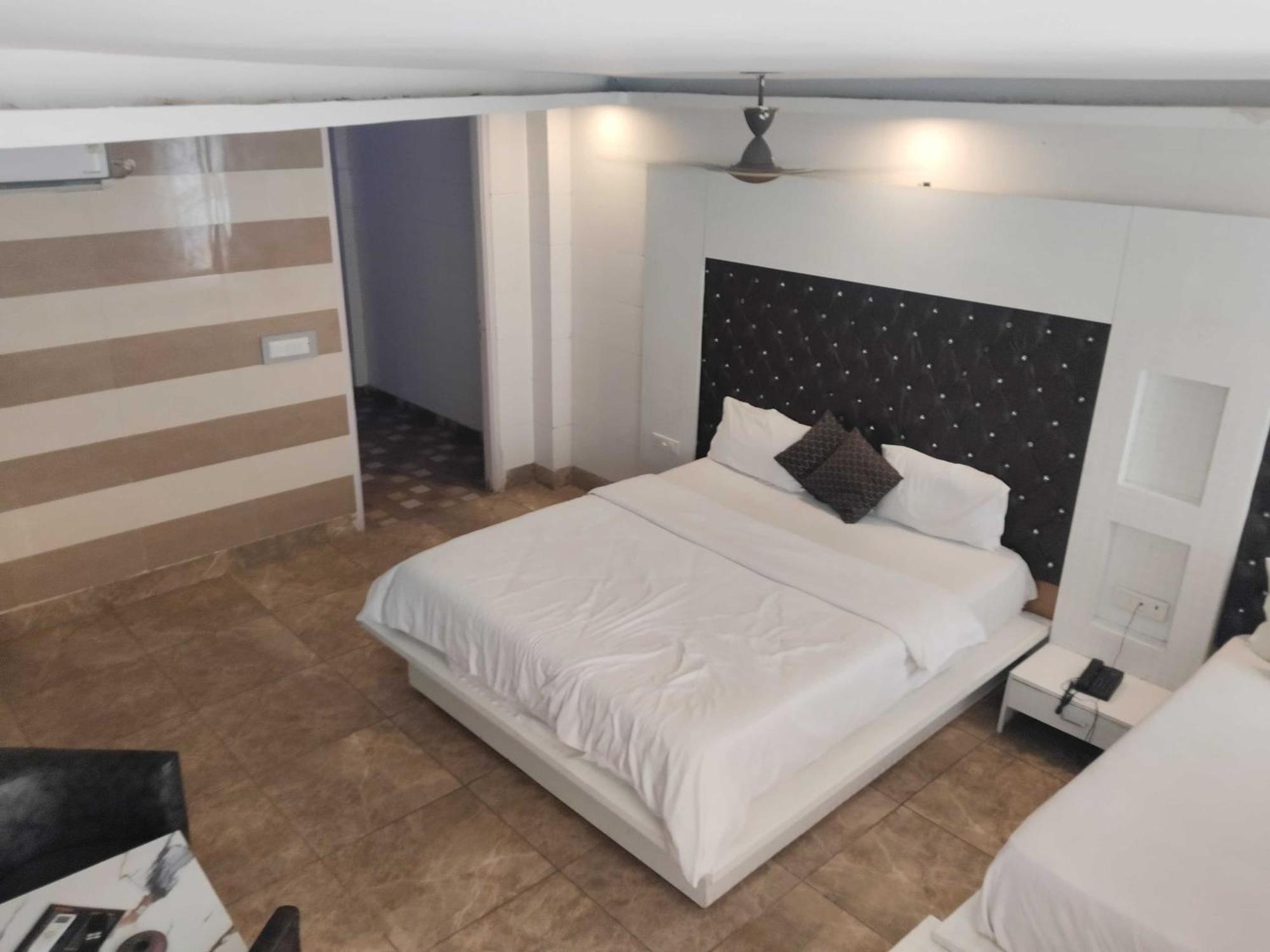 Super Hotel O Vivaan Residency Rohtak Extérieur photo